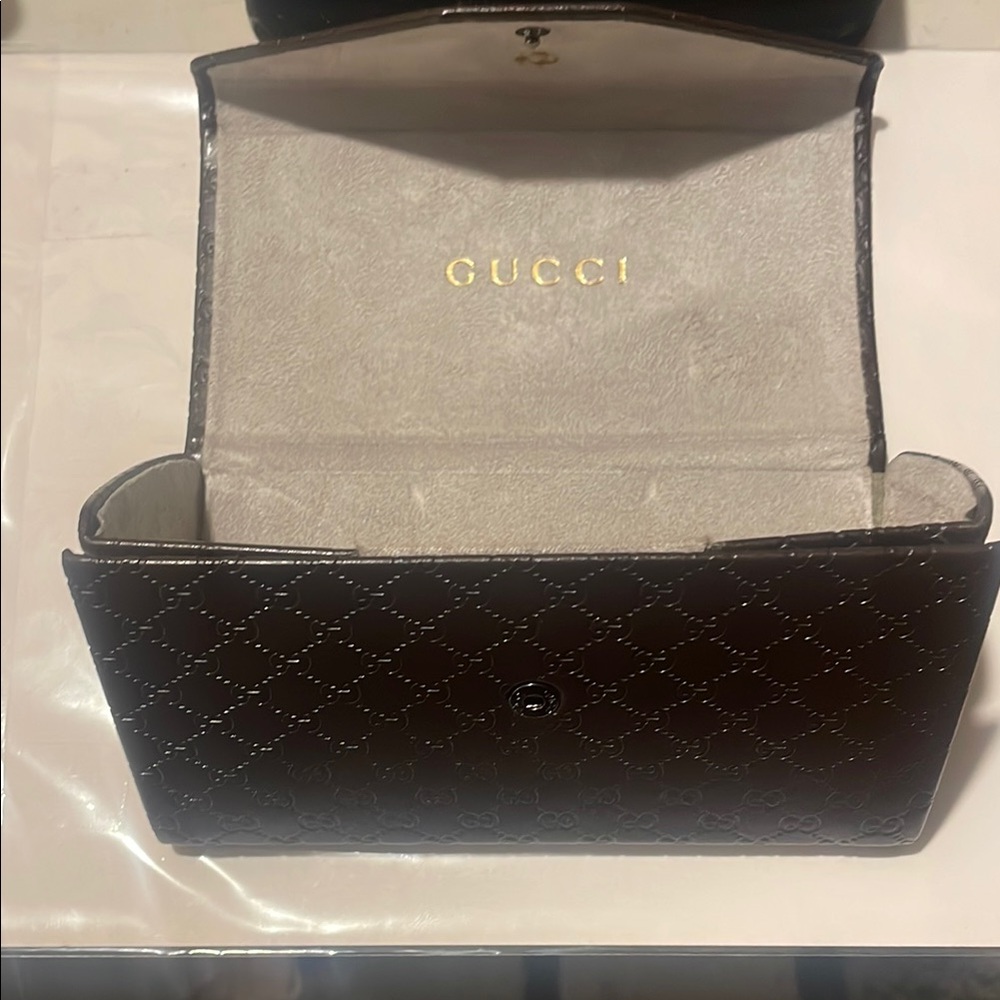 GUCCI Authentic Triangle Brown Sunglasses Case